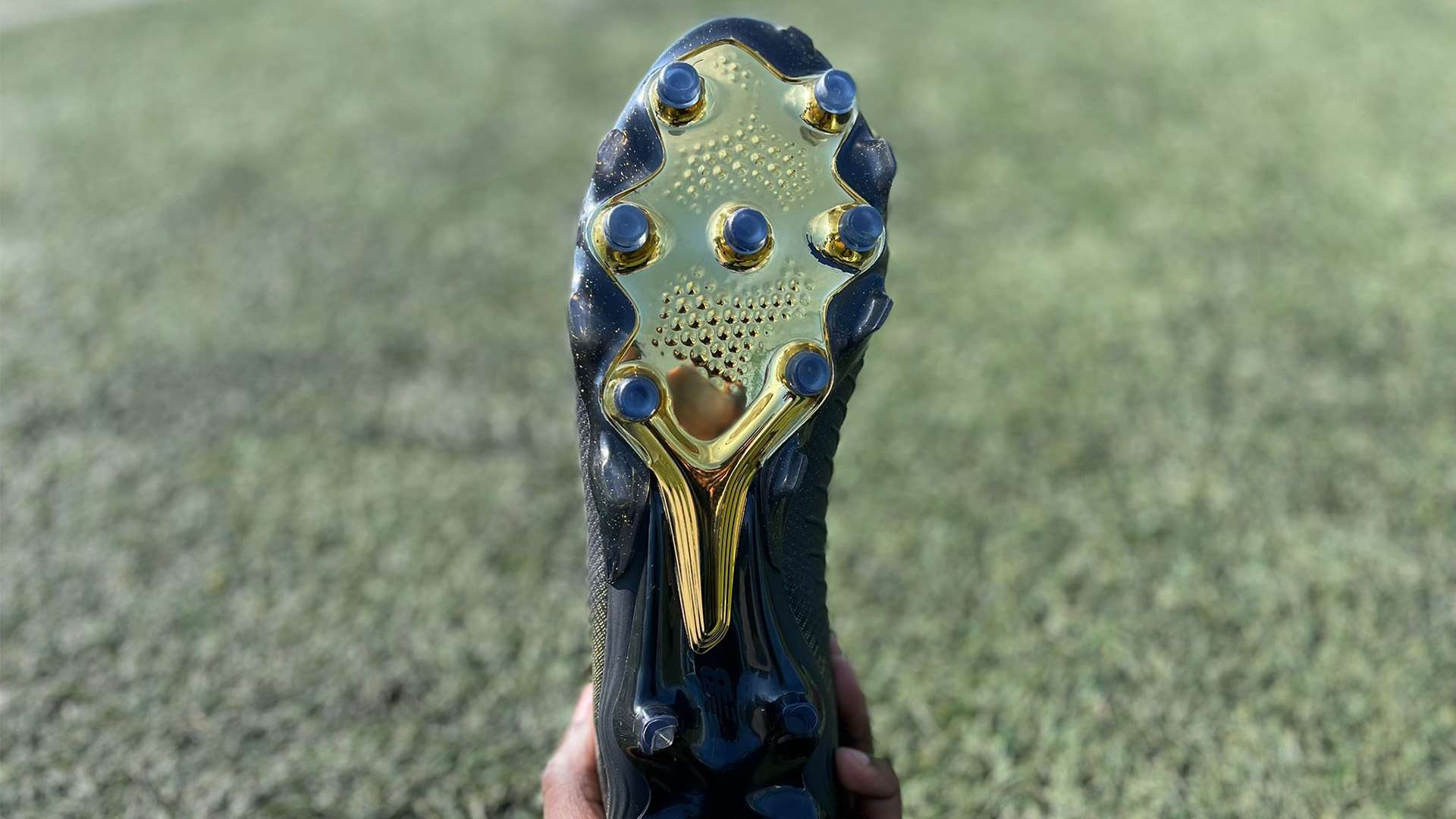 福克斯曾拒絕國王三年一億六千五百萬報價 多支球隊積極尋求交易 包括刺客熱火與湖人.